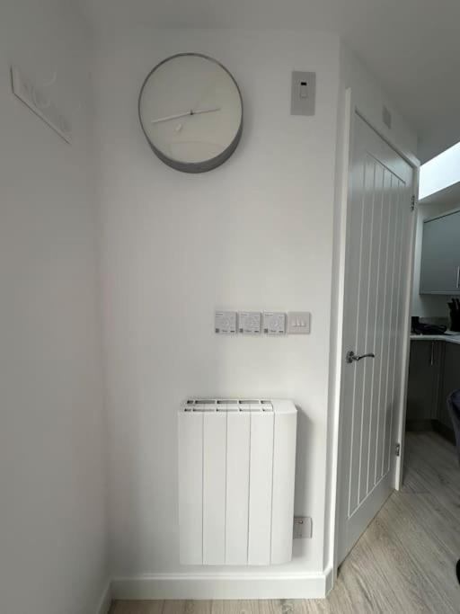 Apartament Whitsun - Brand New Listing! *